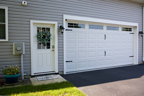 24/7 Emergency Garage Door Panel Replacement experts in Mountain View, NC